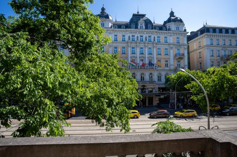 Eladó Lakás 1073 Budapest 7. kerület , Erkélyes lakás, remek befektetés a körút legjobb részén!!