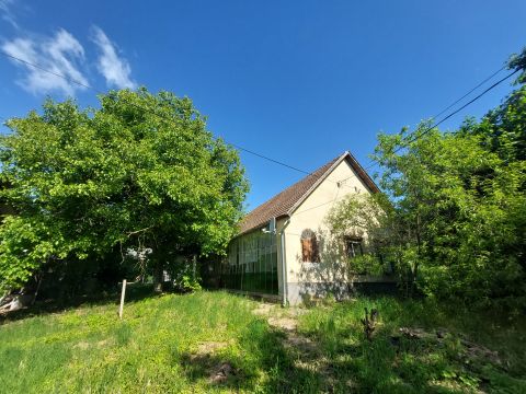 Eladó Ház 7086 Ozora , Felújítandó nagy tégla családi ház