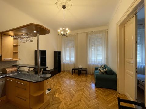 Eladó Lakás 1066 Budapest 6. kerület 