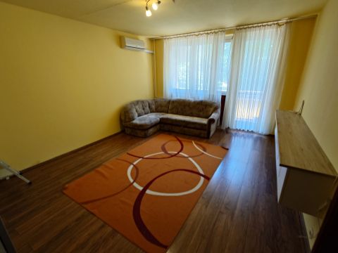 Kiadó Lakás 6000 Kecskemét BELVÁROSI ELSŐ EMELETI NAPPALI + 2 SZÁBÁS KIADÓ LAKÁS