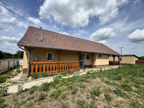 Eladó Ház 2766 Tápiószele , Tápiószele, Dózsatelep