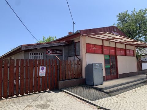 Eladó Üzlethelyiség 2376 Hernád , Vasútállomás közelében