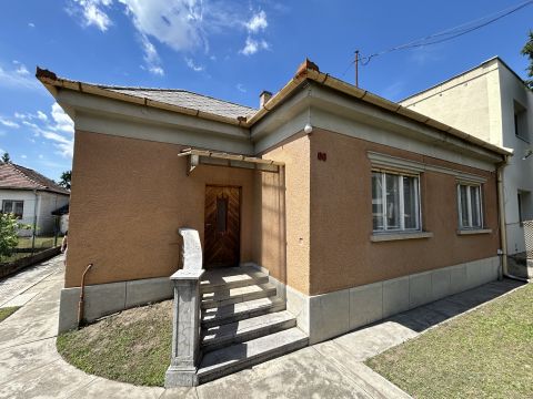 Eladó Ház 1046 Budapest 4. kerület 