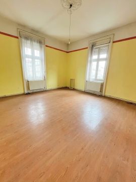 Eladó Lakás 1066 Budapest 6. kerület , Cirkós, 176m2-es, 7 szobás, több lakássá alakítható!