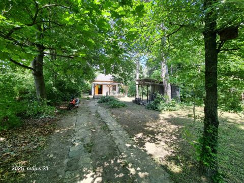 Eladó Ház 8172 Balatonakarattya 