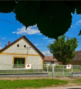 Eladó Ház 7090 Tamási , Tamási központjában