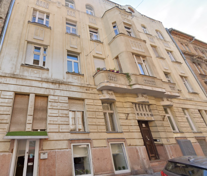 Eladó Lakás 1062 Budapest 6. kerület Hősök tere közelében - emeleti, berendezett, szép lakás 
