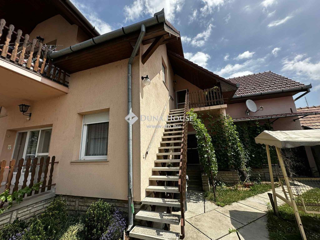 8600 Siófok , Kétgenerációs családiház - akár nyaraltatásra is alkalmas! — 1/33