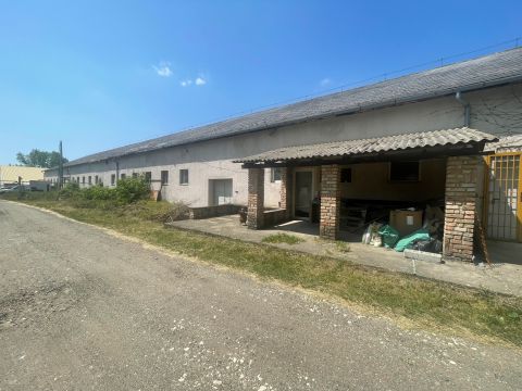 Eladó Iroda 2143 Kistarcsa , Kistarcsa