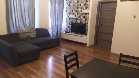 Kiadó Lakás 1074 Budapest 7. kerület , Dob utca - Gozsduval szemben