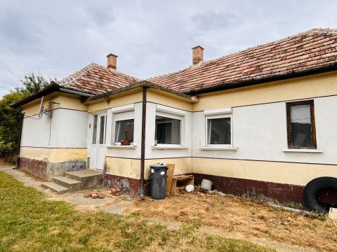 Eladó Ház 8391 Sármellék , Eladó felújítandó ház Sármelléken