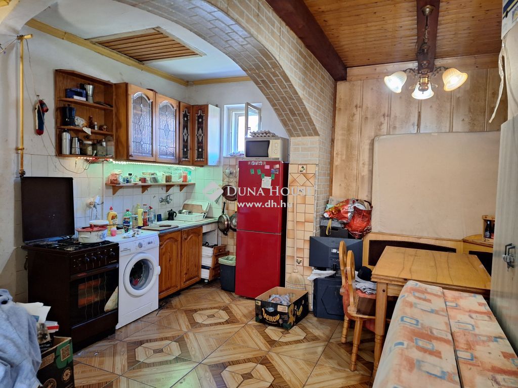 6033 Városföld , MERCÉDESZ GYÁR KÖZELÉBEN KISHÁZ ELADÓ — 1/8