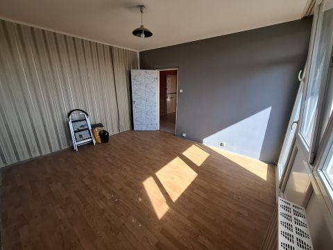 Eladó Lakás 6100 Kiskunfélegyháza , Szigetelt, nyílászárócserélt, 2 szobás, erkélyes lakás