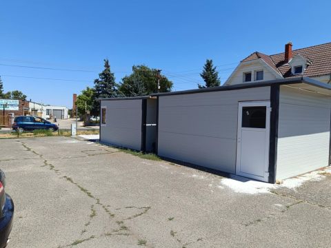 Eladó Telek 6000 Kecskemét , Petőfivárosban üzlet eladó hűtőházzal 360 nm-es telken