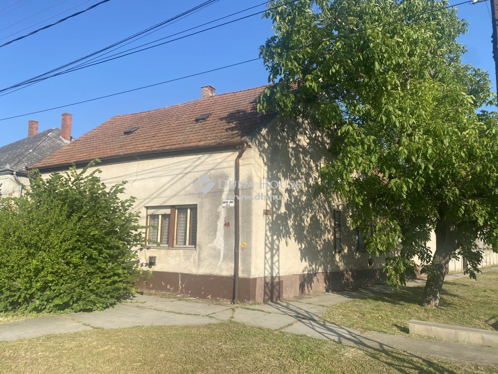 9330 Kapuvár , Kapuvár — 1/31