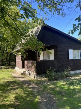 Eladó Ház 2017 Pócsmegyer SURÁNYBAN, SAROK TELEK, FAHÁZZAL, KÖZMŰVEK, Lke-3 BESOROLÁS