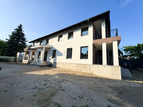 Eladó Üzlethelyiség 2111 Szada 