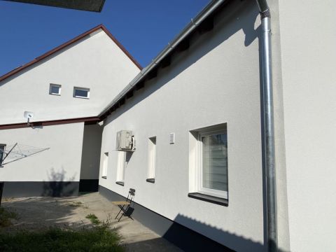 Kiadó Ház 2065 Mány 