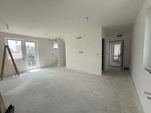 Eladó Lakás 1141 Budapest 14. kerület , NAGY ZUGLÓ, ÚJ, NAPPALI+2 SZOBÁS, DUPLEX LAKÁS