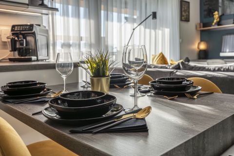 Eladó Lakás 8000 Székesfehérvár , Gépesítve, teljes bútorzattal, nagy terasszal!!