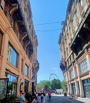 Eladó Lakás 1061 Budapest 6. kerület , Az Anker házban, napfényes, utcai