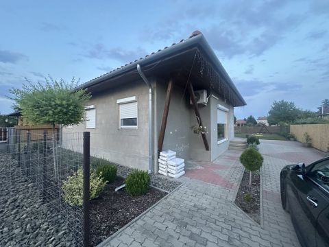 Eladó Ház 2700 Cegléd Pékség közelében