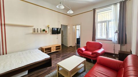 Eladó Lakás 1093 Budapest 9. kerület , CORVINUS Egyetemtől 2 perc sétára a Lónyay utcában!