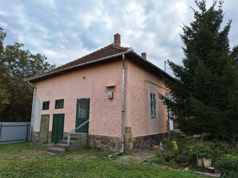 Eladó Ház 5130 Jászapáti 5130 Jászapáti, központhoz közeli