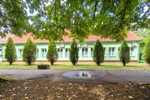 Eladó Intézmény 5800 Mezőkovácsháza 