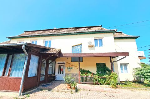 Eladó Vendéglátás 2193 Galgahévíz , Eladó bejáratott vendégház, rendezvényhelyszín M3-hoz közel