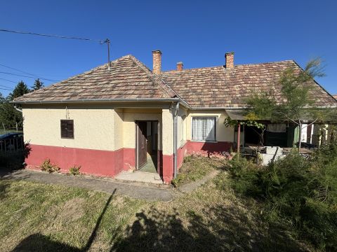 Eladó Ház 2859 Vérteskethely 