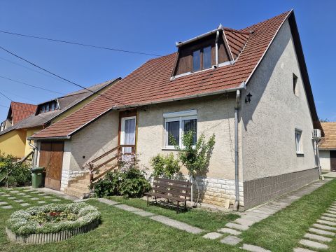 Eladó Ház 2921 Komárom 