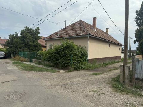 Eladó Ház 2255 Szentlőrinckáta 