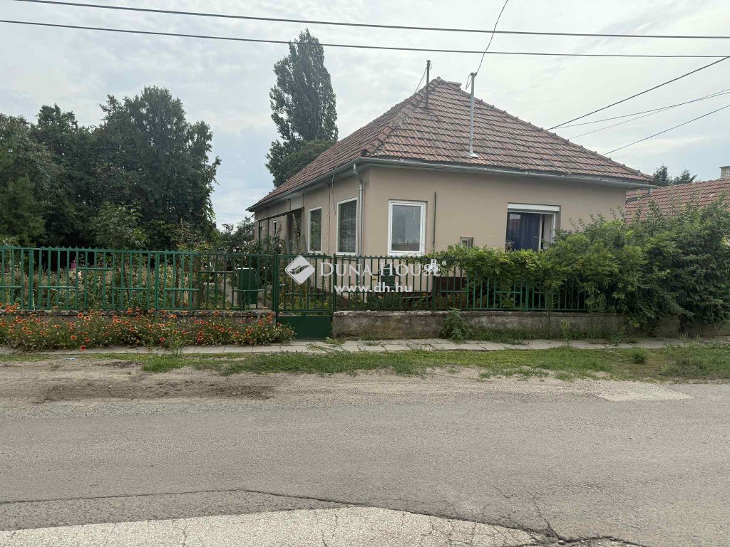 2255 Szentlőrinckáta — 1/23