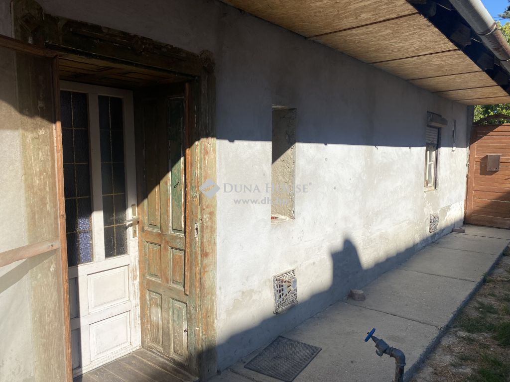 2457 Adony , Adony — 1/36