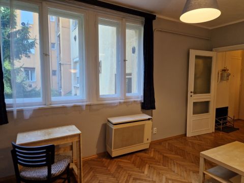 Kiadó Lakás 1126 Budapest 12. kerület Királyhágó tér