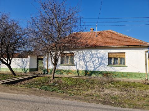 Kiadó Ház 6430 Bácsalmás , központhoz közel