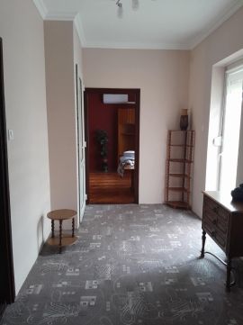 Eladó Ház 4150 Püspökladány , Központi, mégis csendes, zöld övezetben csalűdi ház eladó