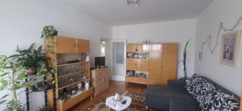 Eladó Lakás 9700 Szombathely , 11-es Huszár úta csendes részén 4. emeleti lakás !