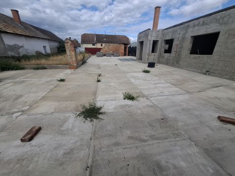 Eladó Tároló/Raktár 6100 Kiskunfélegyháza , Vállalkozás, telephely számára jól megközelíthető helyen