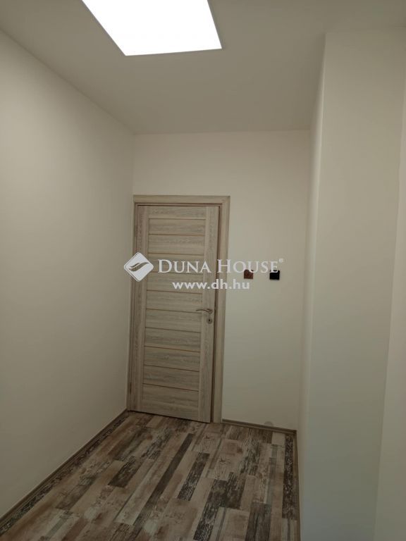 7300 Komló , Belváros — 1/31