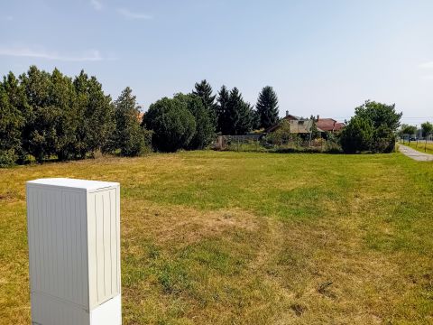 Eladó Telek 9071 Gönyű 