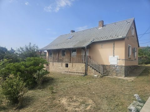 Eladó Ház 7720 Pécsvárad , Részben felújított Panorámás Családi ház Pécsváradon Eladó