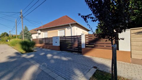 Eladó Ház 1164 Budapest 16. kerület , Haszonélvezettel terhelt ház