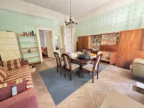 Eladó Ház 1163 Budapest 16. kerület , Kétszobás 55 nm nagyságú ház, kis kerttel, terasszal eladó!