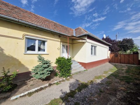 Eladó Ház 6346 Sükösd , Központ