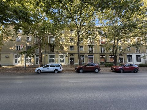 Eladó Lakás 2800 Tatabánya 