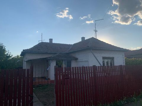 Eladó Ház 5200 Törökszentmiklós , 5200 Törökszentmiklós, külváros