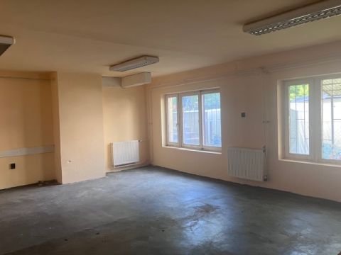 Eladó Üzlethelyiség 4400 Nyíregyháza Körút mellett