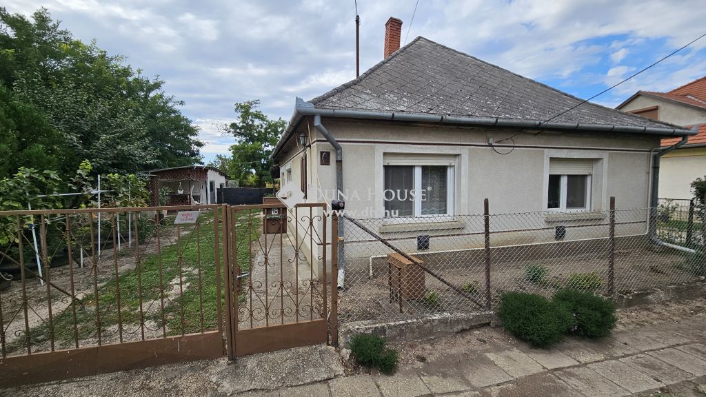 8133 Mezőszentgyörgy , Csendes nyugodt helyen — 1/14